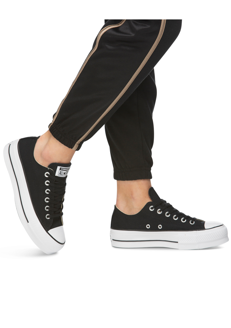 chuck taylor all star platform canvas low top black